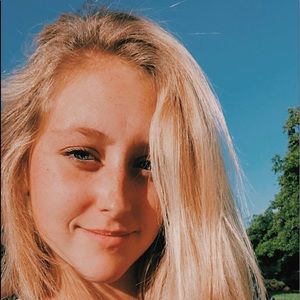 Meet your Posher, Elise